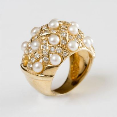 null Bague boule en or jaune (750) 18K motif de perles et diamants en croisillons...