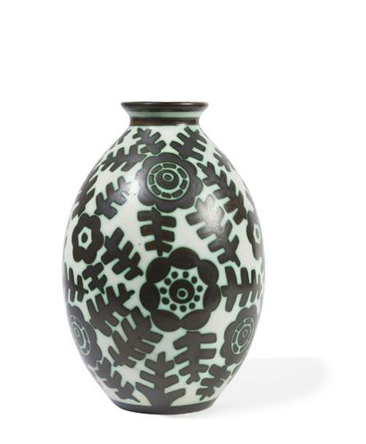 null Charles CATTEAU (1880-1966) et KERAMIS.

Vase ovoïde en céramique émaillée,...