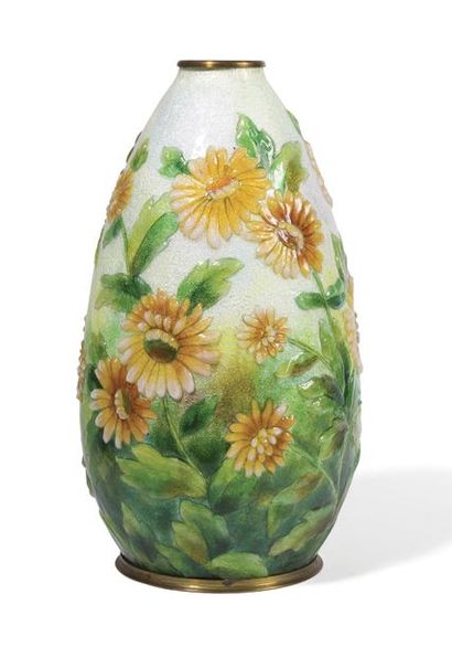 null Camille FAURÉ (1874-1956). Limoges.

Vase ovoïde à col annulaire, en cuivre...