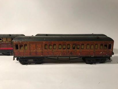 null HORNBY. Locomotive METROPOLITAN.

Avec 2 wagons. Échelle 0. Petits manques.