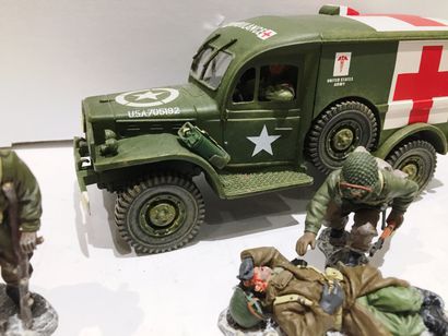 null KING & COUNTRY - World War II - USA - The Ardennes - Dodge ambulance and 9 soldiers....