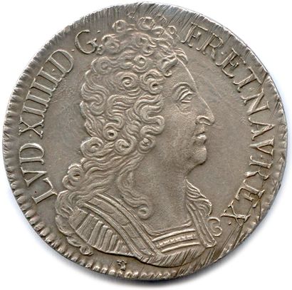 null LOUIS XIV 1643-1715

Shield with three crowns 1715 D = Lyon. 

(30,52 g) Gad...