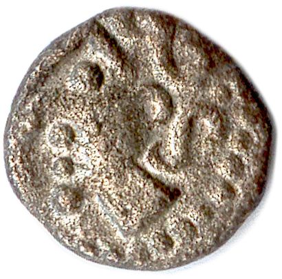 null BELGIUM - TREVERI 52 BC

Head on the left. Eye, mouth and chin marked by large...
