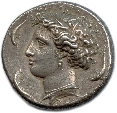  SICILE - SYRACUSE Règne de Denys 406-367 
Tête de la nymphe Aréthuse à gauche, couronnée...
