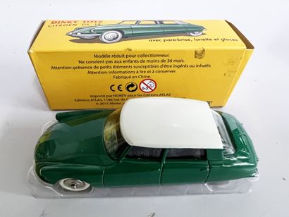 null Dinky Toys. 3 voitures en boites. Citroën DS19 tilleul réf. 530, Panhard P.L....