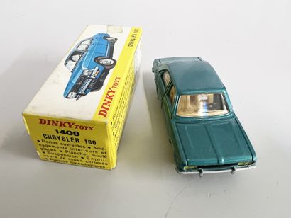 null Dinky Toys. CHRYSLER 180 Sedan blue-green metal / 1. Ref. 1409. With accessories....