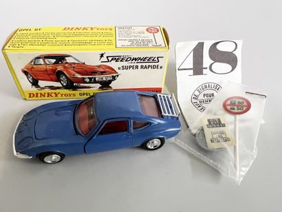 null Dinky Toys. OPEL 1900 GT blue. Ref. 1421. With accessories. New in box.
