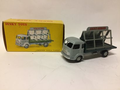 null Dinky Toys. Simca cargo mirror and Berliet container ship. Ref. 33C and 34B...