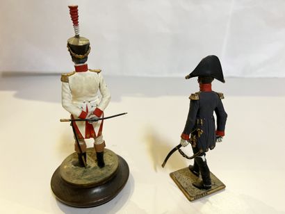 null Ist Empire in 90 mm. 2 officers in fine paint. 1 on wooden base (2 fig.). T...
