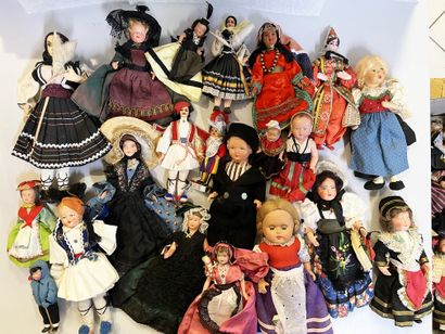 null 55 antique dolls. Regional and International of different sizes. In good co...