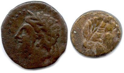 Deux monnaies grecques en bronze : 

Numidie...