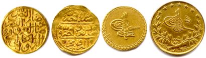 null LES OTTOMANS EMPIRE Turquie 

Quatre monnaies d'or : 

Sultani de Selim Ier...