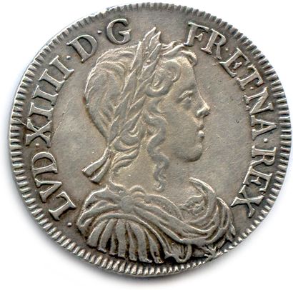 null LOUIS XIV 1643-1715

Demi-écu d'argent à la mèche longue 1648 K = Bordeaux....