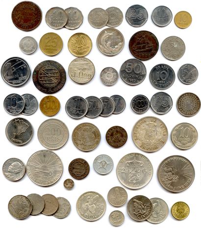 null AMÉRIQUE DU SUD 

Lot de 113 pièces en argent, bronze et divers métaux et deux...