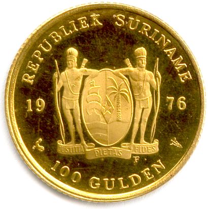 null SURINAME RÉPUBLIQUE 

100 Gulden d'or 1976. (6,72 g) ♦ Fr 1 

Flan bruni. S...