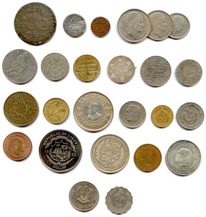 Lot de 25 pièces de pays d'Afrique en argent,...