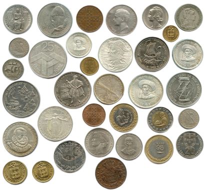 null Lot de 64 pièces modernes en argent et autres métaux : Espagne, Portugal, Açores.

Beaux....