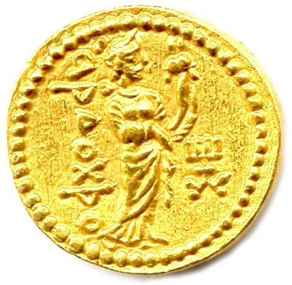 null KUSHANS - HUVISKA successeur de Kaniska, roi de Gandhara 152-192. Dinar d'or...