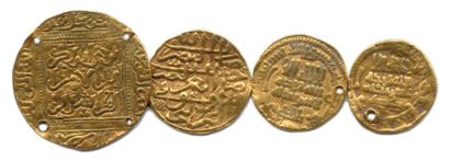 null Lot de quatre pièces musulmanes en or (percées)
