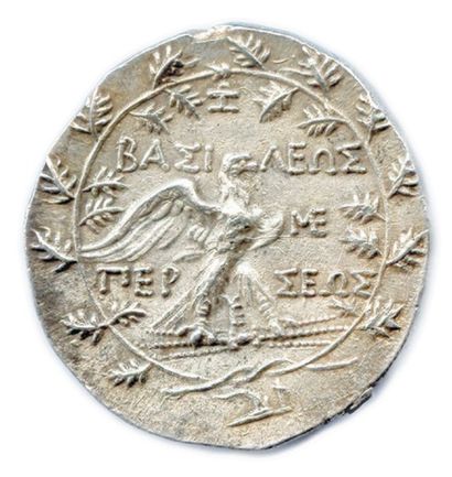 null ROYAUME DE MACÉDOINE - PERSÉE 178-168 Tête diadémée et barbue du roi à droite....