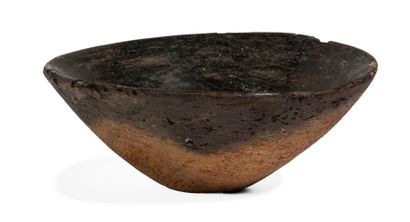 null Coupe.

Terre cuite de type « black top »

Soudan, Kerma classique, 1750-1550...
