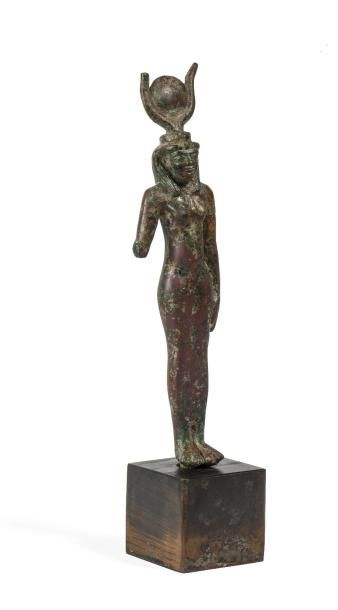 null Statuette représentant la déesse Hathor.

Bronze à patine rouge et verte.

Égypte,...