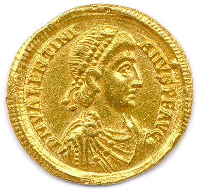 null VALENTINIEN II 375-392

Son buste diadémé, drapé et cuirassé. R/. Les deux empereurs...