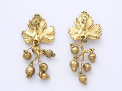 Claude LALANNE Claude LALANNE (1925-2019)
Boucles d'oreilles ''Groseilles'' - 1983
Paire...