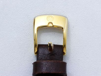 ZODIAC ZODIAC

Montre bracelet de dame en métal doré, boîtier stylisé, cadran argenté...