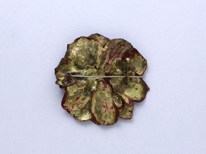 Claude LALANNE Claude LALANNE 

Copper brooch with brown patina stylizing an anemone....