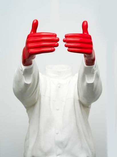 LIU BOLIN Liu BOLIN (1973) - Red Hand, 2008 - Fibre de verre et argile signée et...