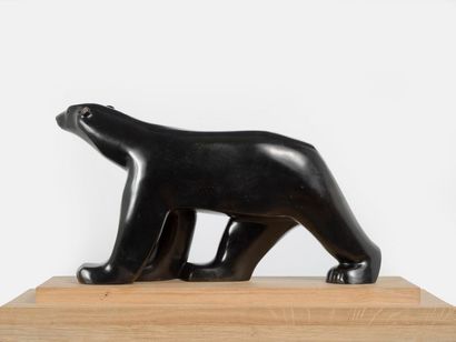 François Pompon François POMPON (1874-1931) - Ours blanc, 1927 - Bronze patine noire...