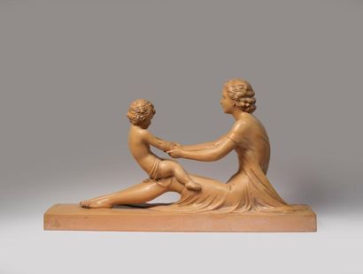 Ugo CIPRIANI Ugo CIPRIANI - Femme et enfant - Moulage - Signé - 39 x 67 x 15 cm