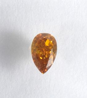 Diamant Diamant sous scellé - 0,18 carat - Natural fancy intense orange-yellow, SI1-...