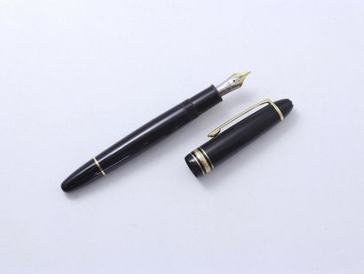 MONTBLANC MONTBLANC "MEISTERSTÜCK

Fountain pen in black resin, clip and rings in...