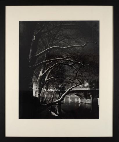 Brassaï BRASSAI (1899-1984) - Le Pont Neuf, circa 1934 - Exhibition print, waxing...