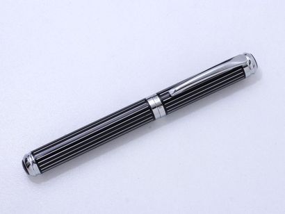 CERRUTI CERRUTI 1881

Ballpoint pen in silver plated metal and black lacquer, with...