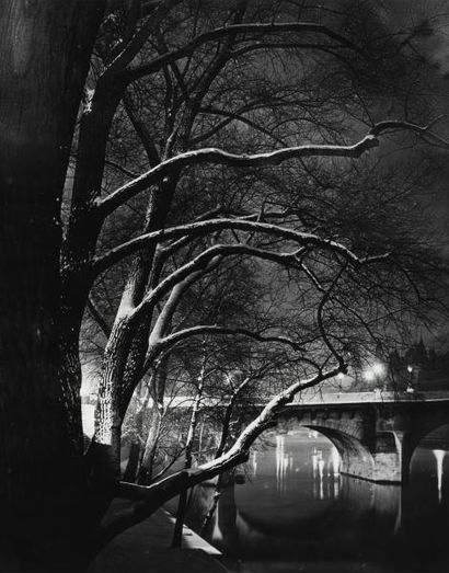 Brassaï BRASSAI (1899-1984) - Le pont Neuf, vers 1934 - Tirage d’exposition vers...