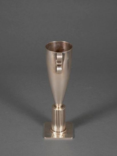 Jean Després Jean DESPRÉS (1889-1980) - High modernist cut in silver plated metal...