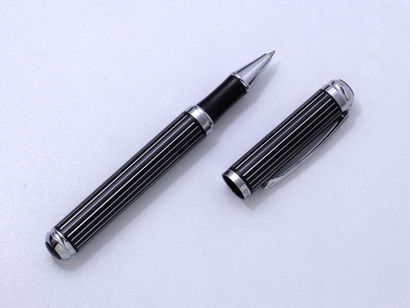 Cerruti, stylo CERRUTI 1881

Ballpoint pen in silver plated metal and black lacquer,...
