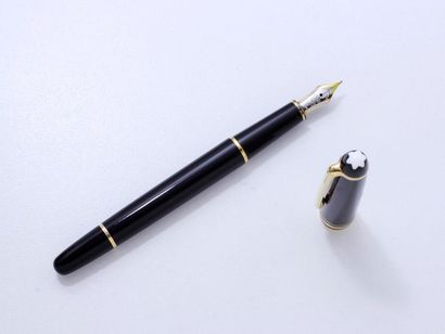 MONTBLANC MONTBLANC ''MEISTERSTÜCK''.

Fountain pen, black resin barrel and cap,...