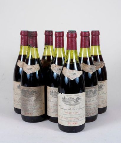 MOULIN À VENT 8 bouteilles MOULIN À VENT 1980 Château de la Bruyère (niveaux entre...