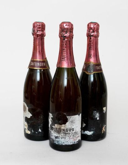 Taittinger 3 bouteillles CHAMPAGNE TAITTINGER 1964 Brut rosé (niveaux estimés bons...