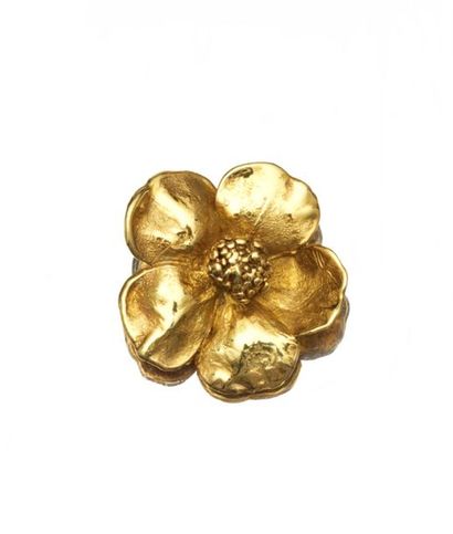 Claude LALANNE Claude LALANNE (1925-2019) - Buttercup - Brooch in gold brozne monogrammed...