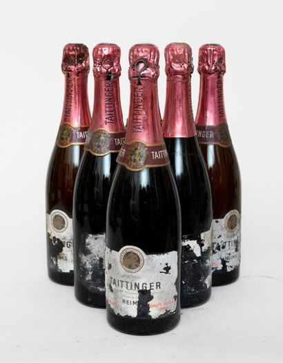 Taittinger 6 bouteillles CHAMPAGNE TAITTINGER 1962 Brut rosé (étiquettes très abimées,...