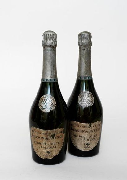 Perrier Jouët 2 bouteilles CHAMPAGNE PERRIER JOUET 1961 Vintage (niveaux estimés...