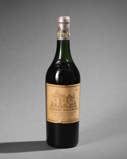 Château Haut Brion 1 bouteille CHÂTEAU HAUT-BRION 1965 1er GCC Pessac-Leognan (niveau...