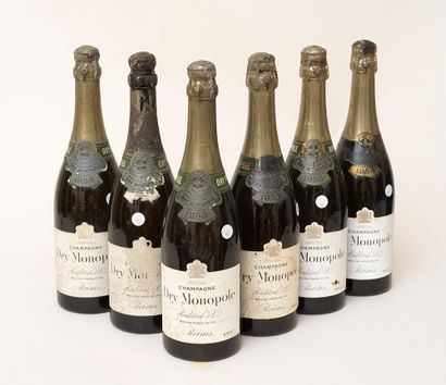 Champagne Heidsieck 6 bouteilles CHAMPAGNE HEIDSIECK & CO 1955 Dry Monopole (niveaux...