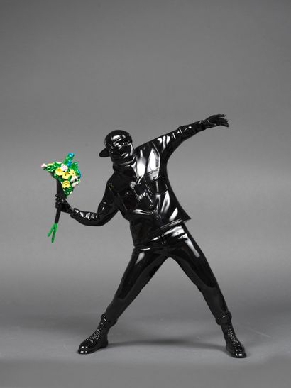 BANKSY (d'après) BANKSY (d'après) (1974) - Flower Bomber Toy Black - Hauteur : 36...