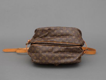 Louis Vuitton LOUIS VUITTON - Sac porté épaule Saumur 30cm en toile monogram et cuir...
